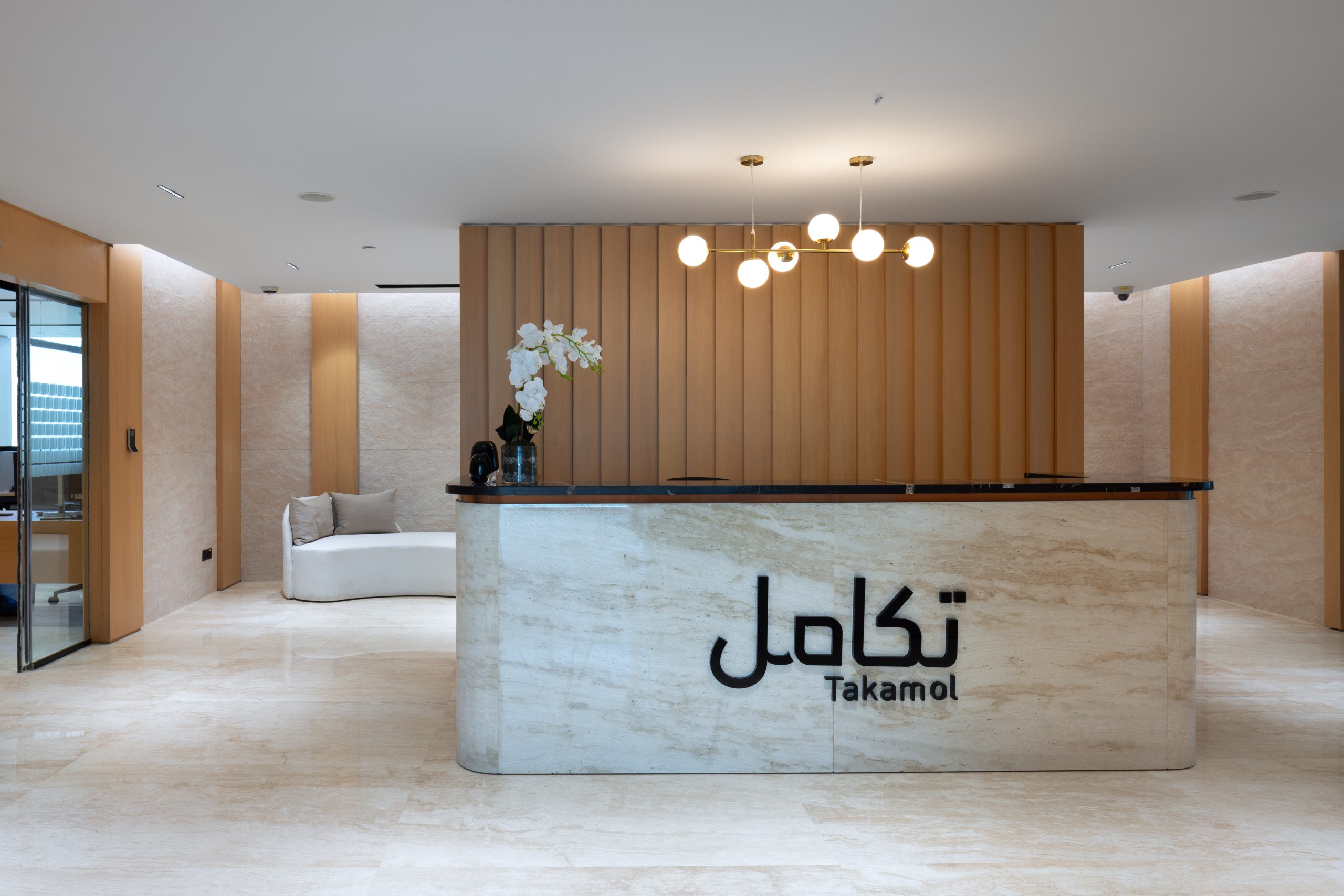 اعمال التشطيبات مكتب مبنى تكامل CEO